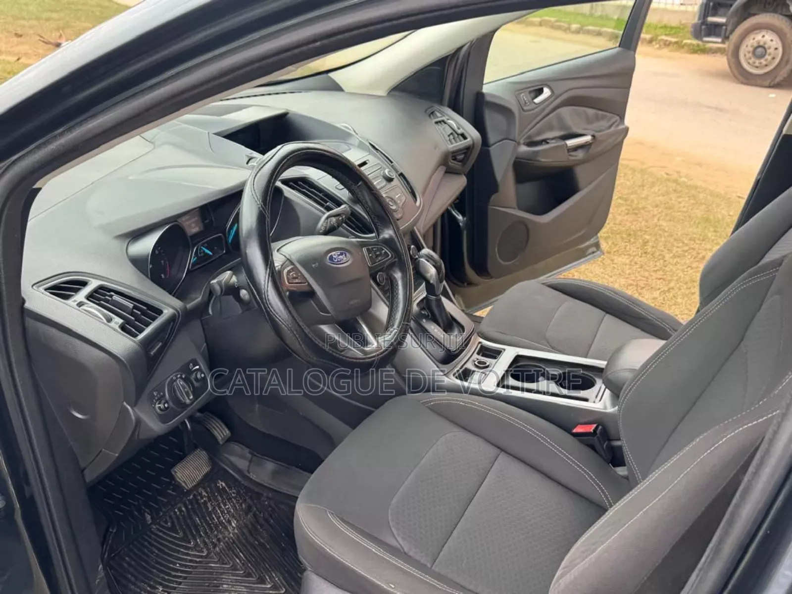 Ford Escape 2018 Gris