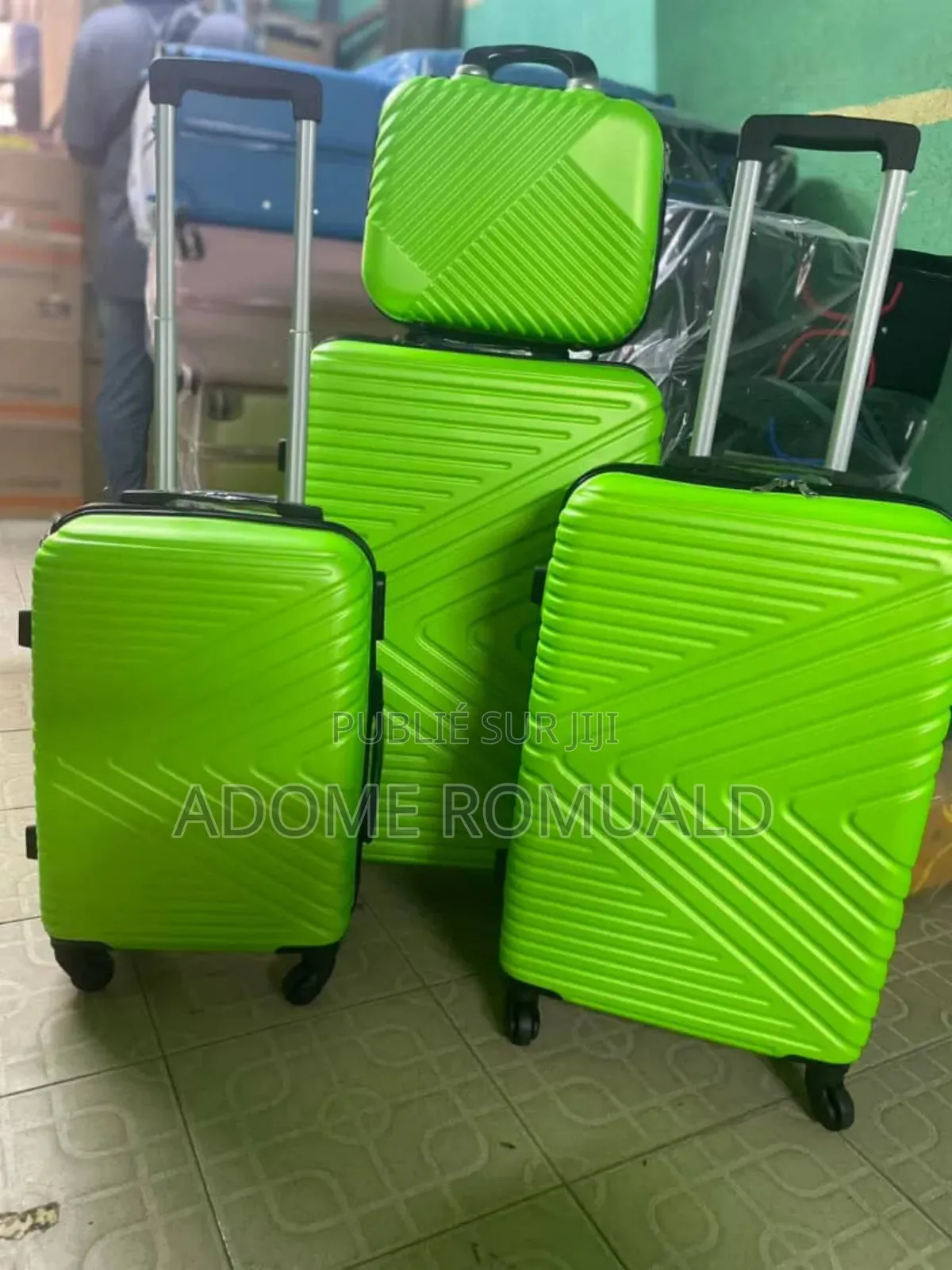 Nouveau Lot De Valise 4 en 1 Disponible!