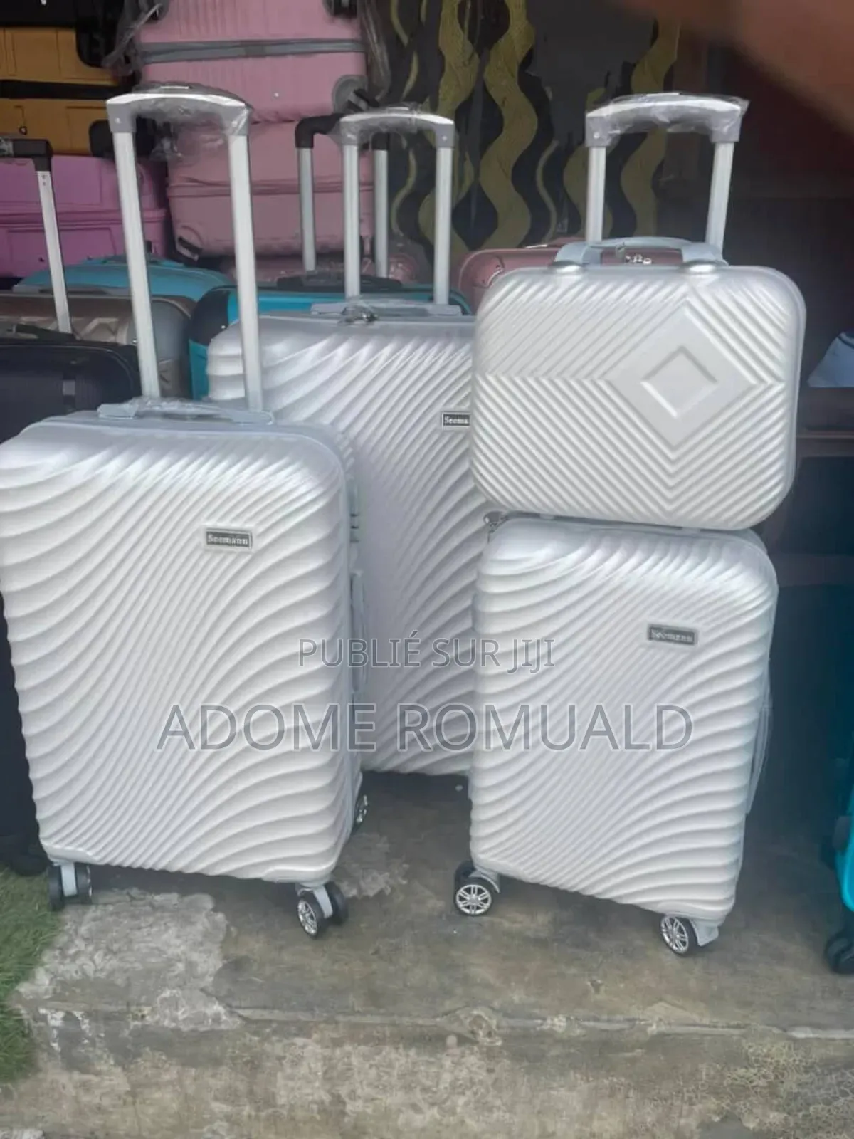 Nouveau Lot De Valise 4 en 1 Disponible!