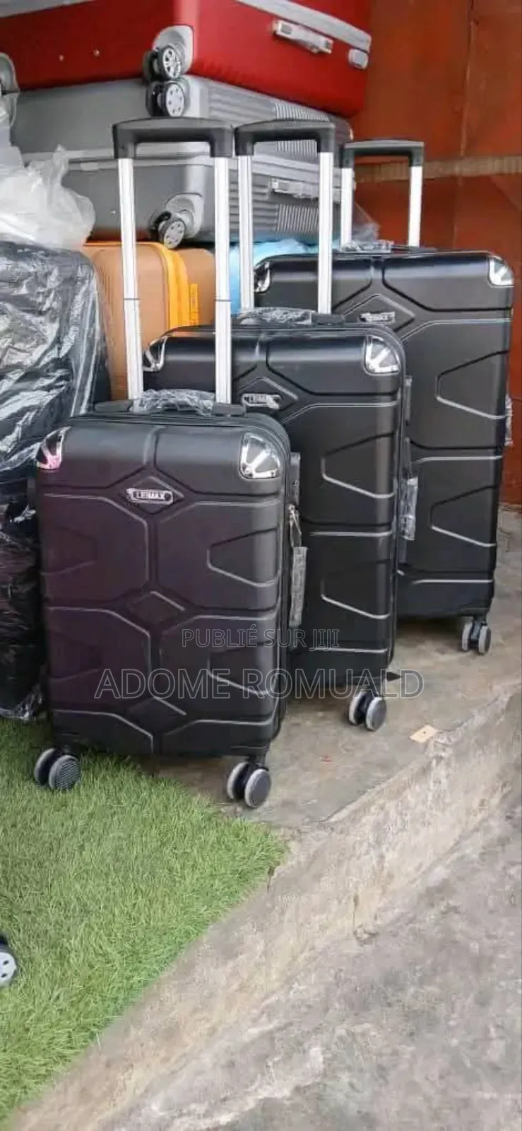 Nouveau Lot De Valise 4 en 1 Disponible!