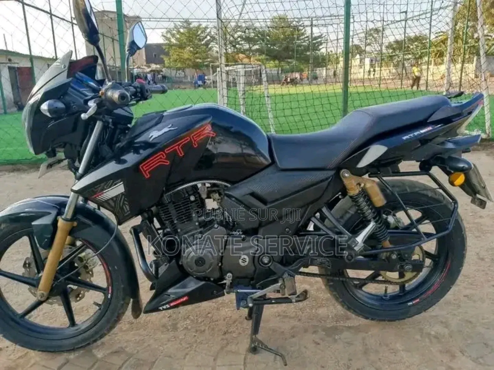 TVS Apache 180 RTR 2025 Noir