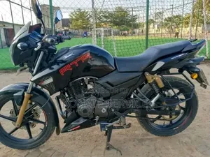 TVS Apache 180 RTR 2025 Noir