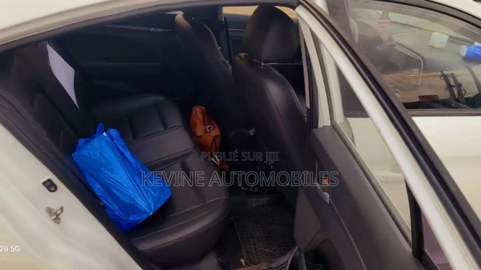 Hyundai Avante 2018 Blanc