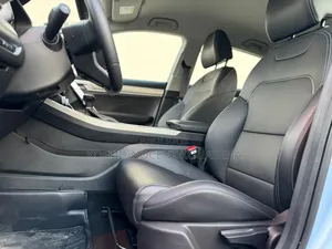 Nouveau Geely Coolray 2025 Argenté