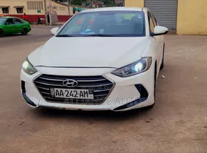 Hyundai Avante 2019 Blanc