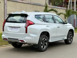 Nouveau Mitsubishi Montero Sport 2025 Blanc