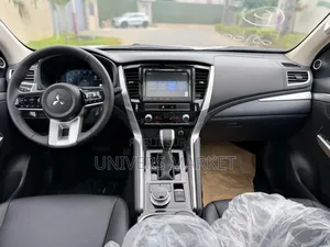 Nouveau Mitsubishi Montero Sport 2025 Blanc