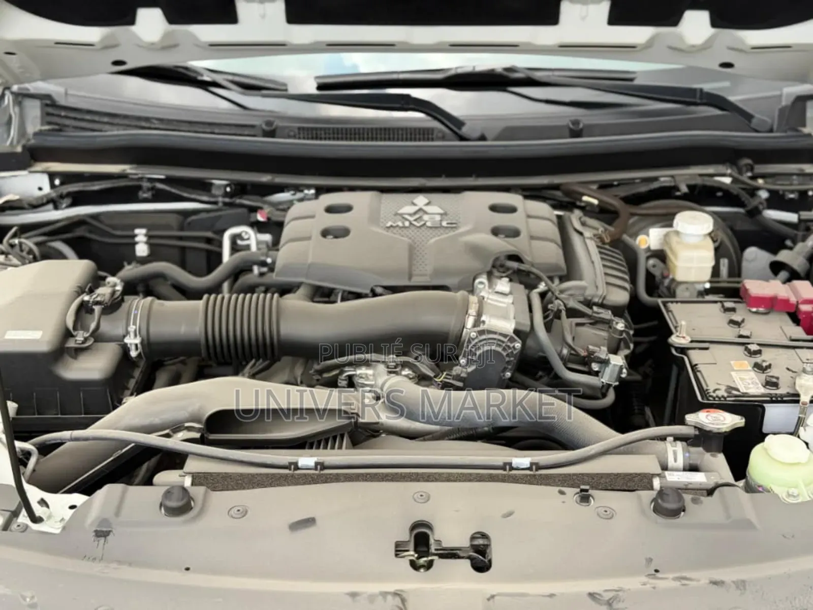 Nouveau Mitsubishi Montero Sport 2025 Blanc