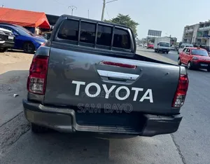 Toyota Hilux 2018 Gris