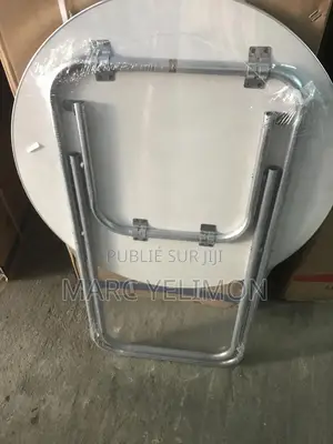 Table À Manger Et Autre