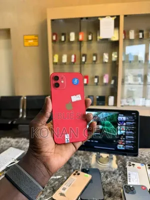 Nouveau Apple iPhone 11 128 GB Rouge