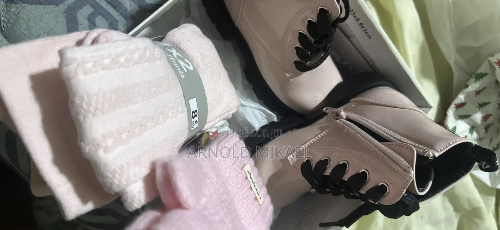 Chaussure Gants Et Chaussette Pour Enfant