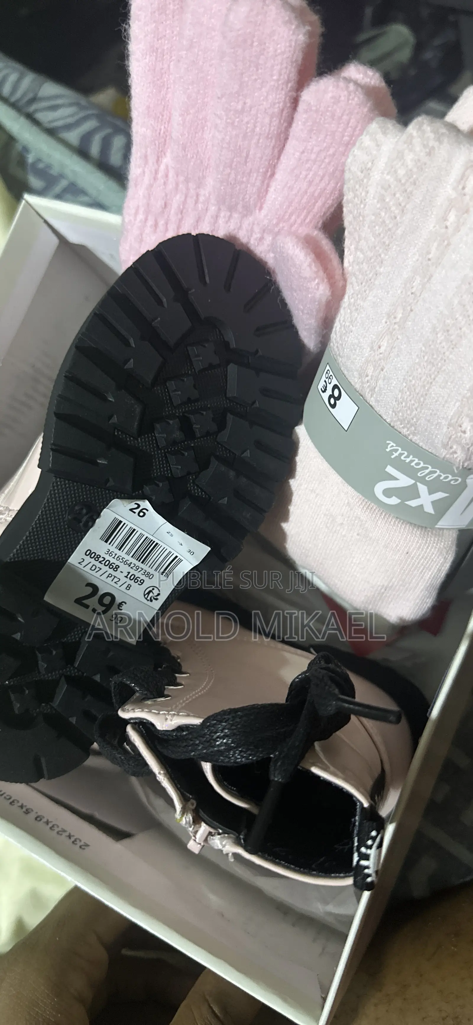 Chaussure Gants Et Chaussette Pour Enfant