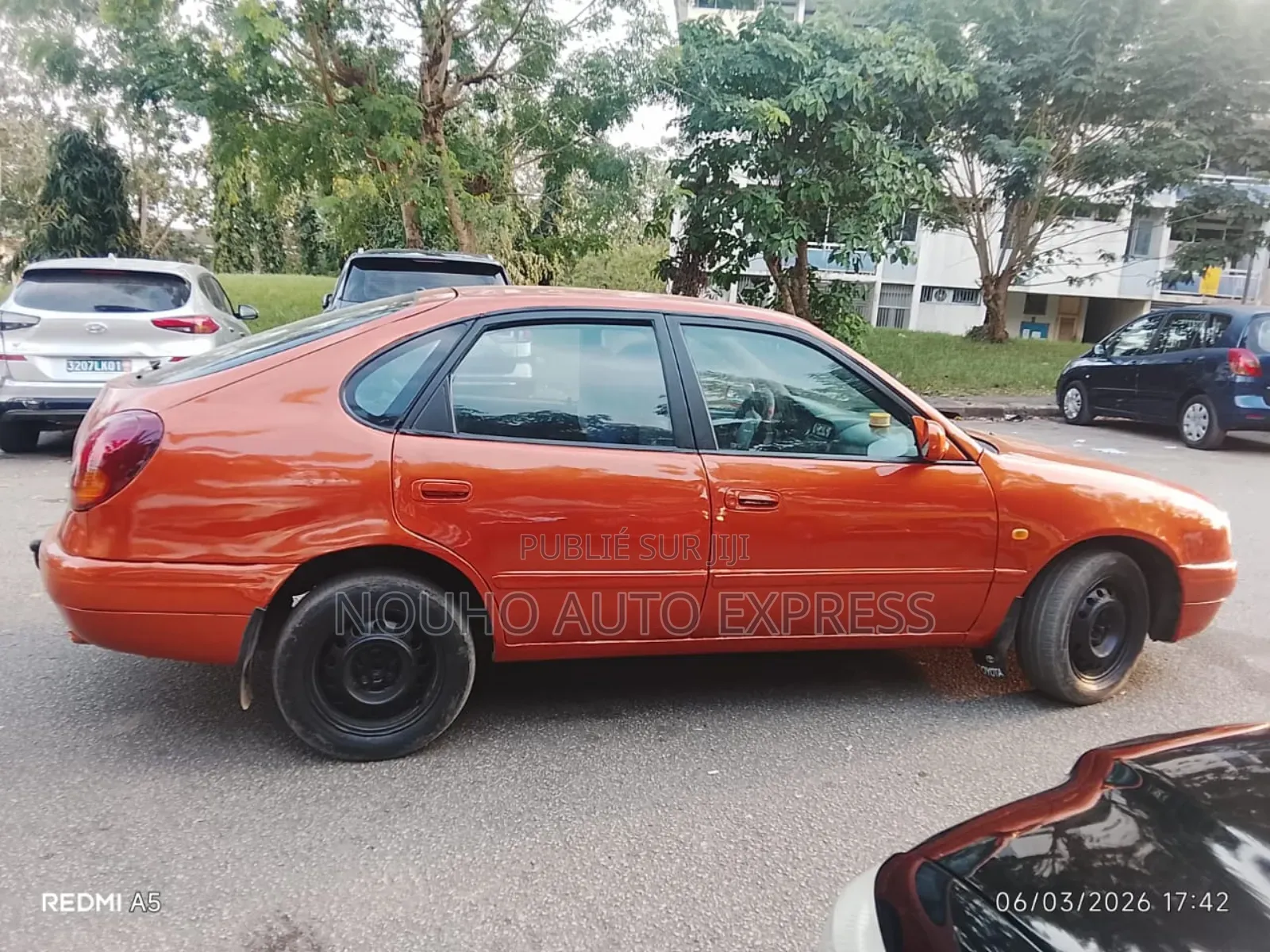 Toyota Corolla 2002 Orange
