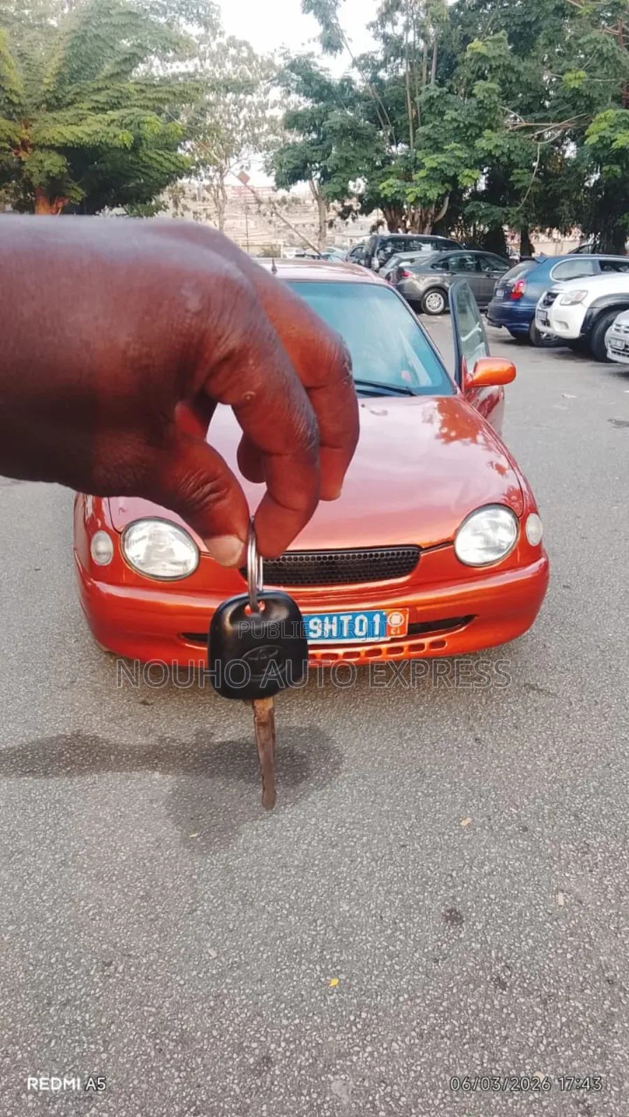 Toyota Corolla 2002 Orange