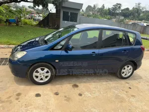Toyota Verso 2009 Bleu