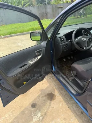 Toyota Verso 2009 Bleu