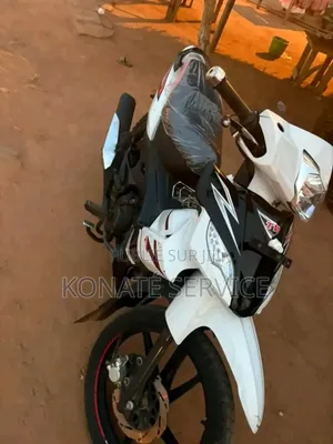 Nouveau TVS HLX 125 2025 Noir