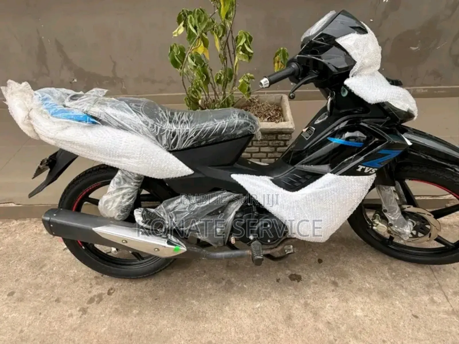 Nouveau TVS HLX 125 2025 Noir