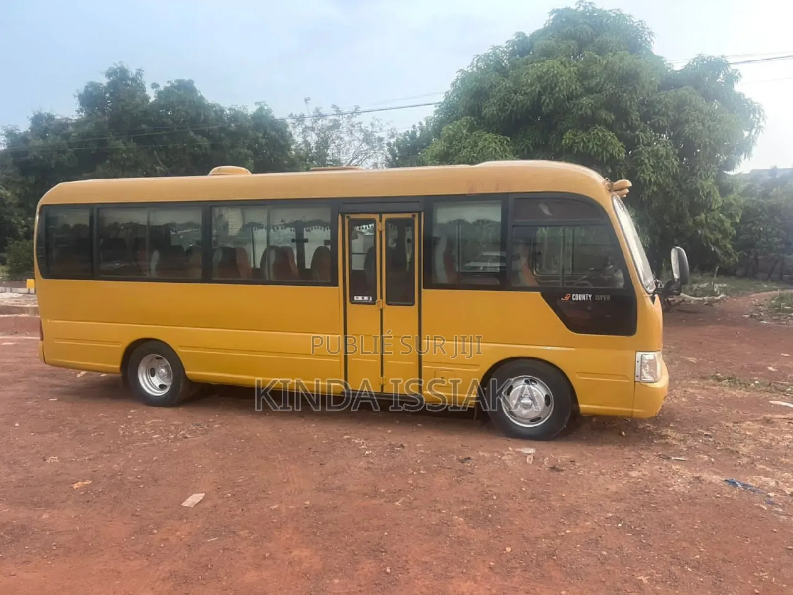 Hyundai County 2013 Jaune