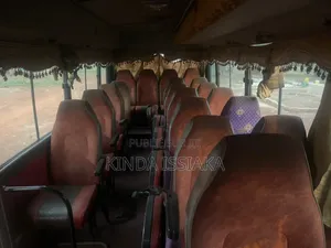 Hyundai County 2013 Jaune