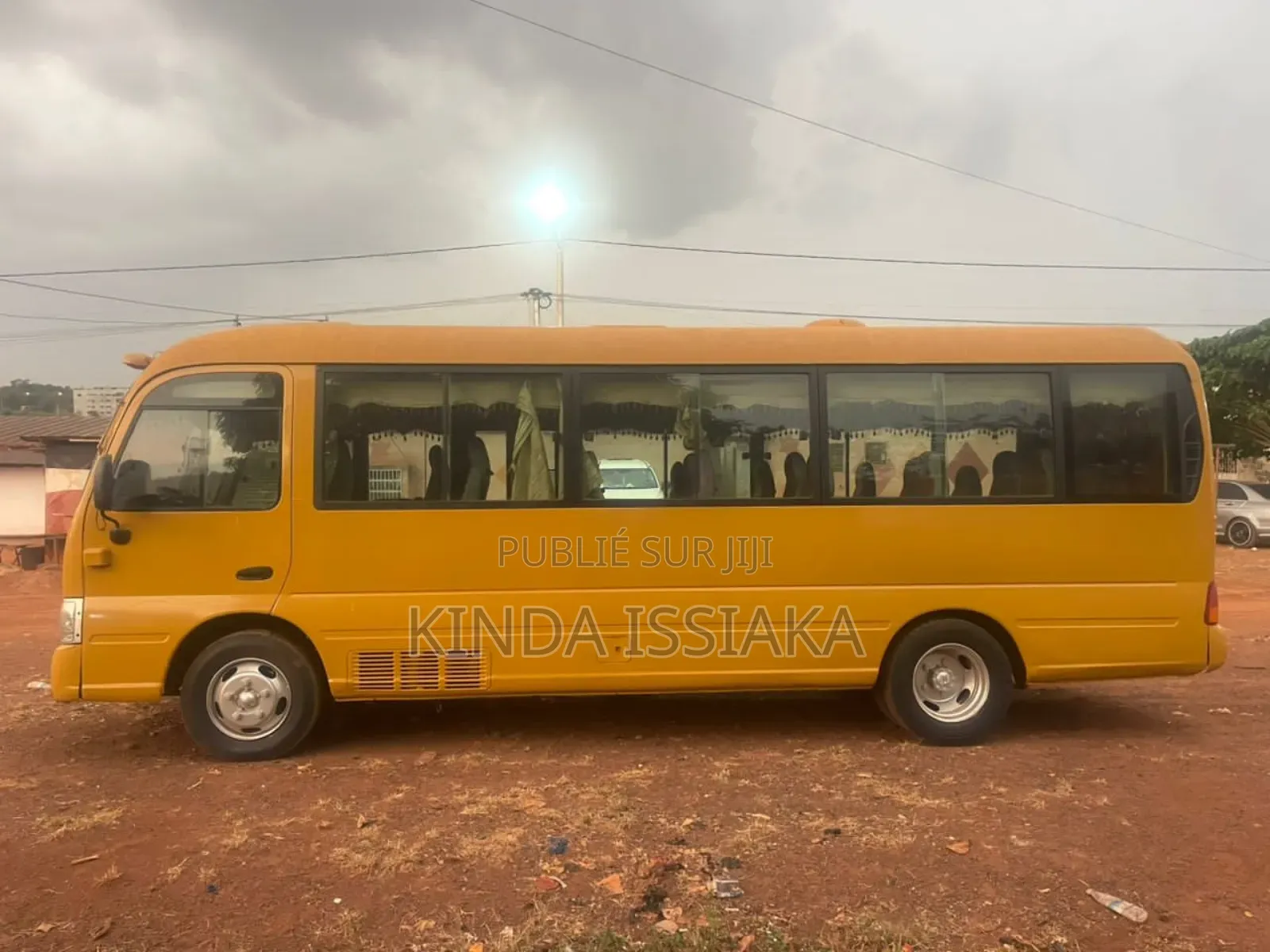 Hyundai County 2013 Jaune