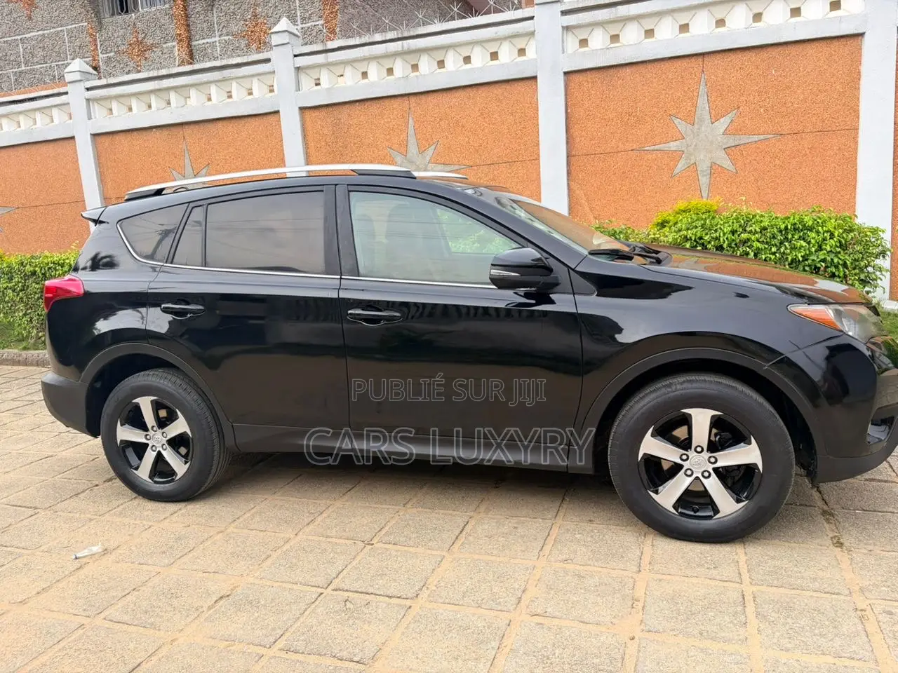 Toyota RAV4 XLE 4dr SUV AWD (2.5L 4cyl 6A) 2015 Noir