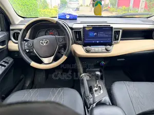 Toyota RAV4 XLE 4dr SUV AWD (2.5L 4cyl 6A) 2015 Noir