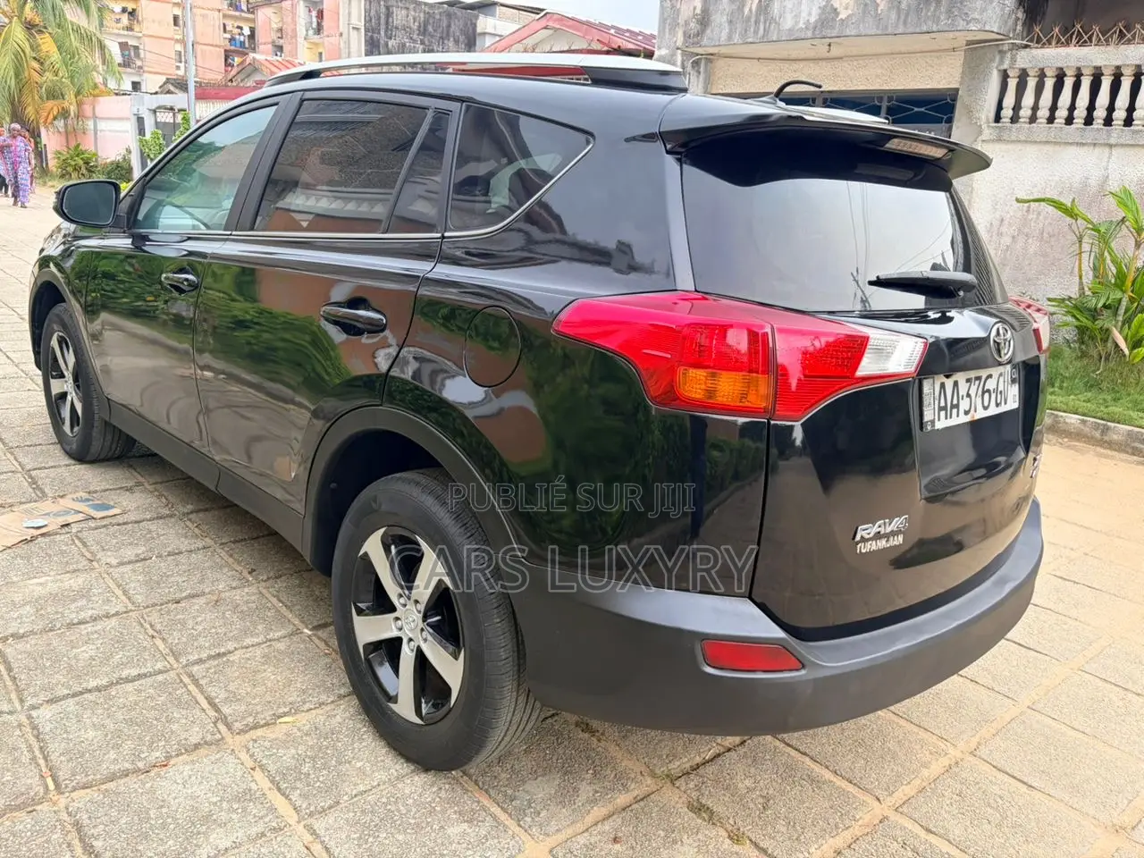 Toyota RAV4 XLE 4dr SUV AWD (2.5L 4cyl 6A) 2015 Noir