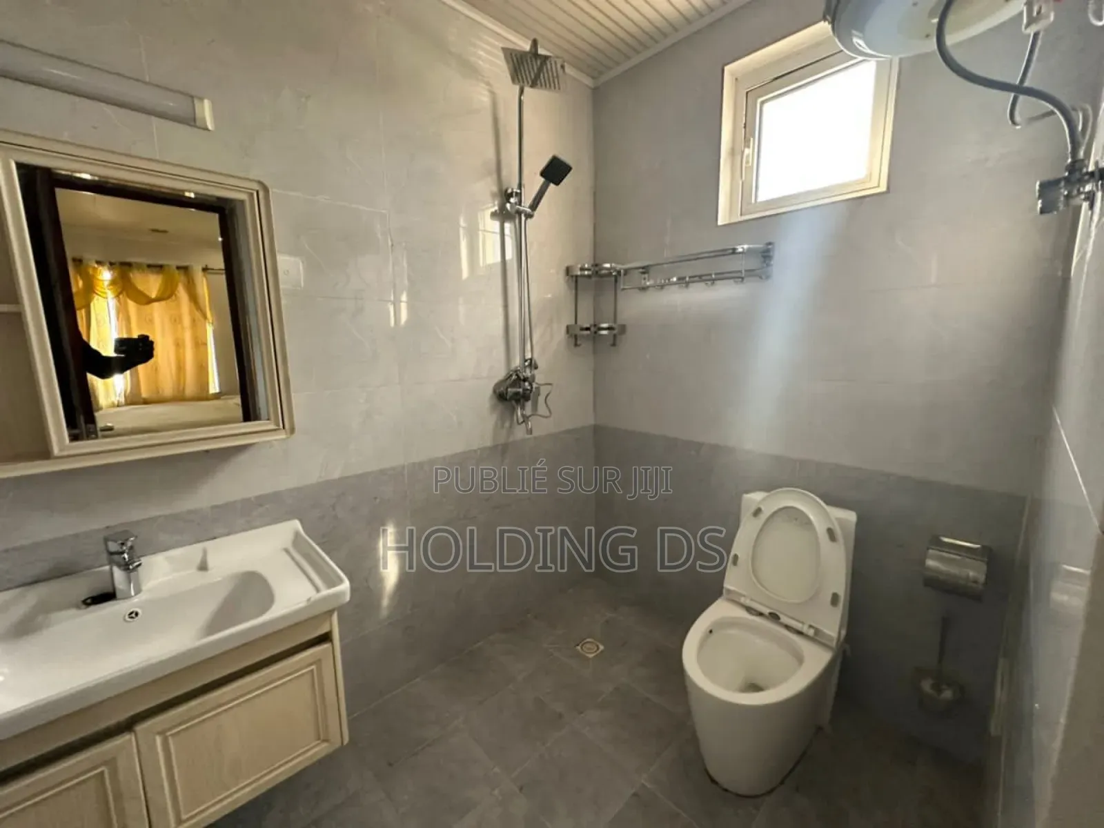 Furnished 3chbre Appartement dans Location Immobilière, Marcory à Louer