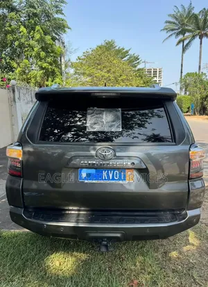 Toyota 4-Runner SR5 4dr 4x4 (4.0L 6cyl 5A) 2016 Gris