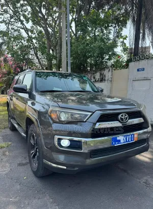 Toyota 4-Runner SR5 4dr 4x4 (4.0L 6cyl 5A) 2016 Gris