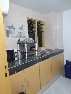 Furnished 1chbre Appartement dans Mt Service Location, Cocody à Louer