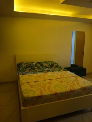 Furnished 1chbre Appartement dans Mt Service Location, Cocody à Louer