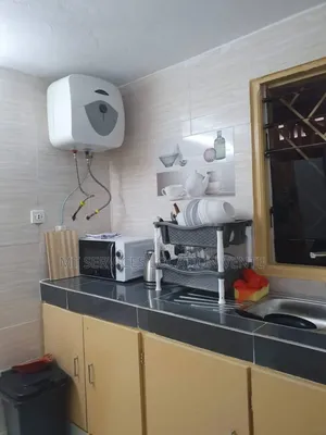 Furnished 1chbre Appartement dans Mt Service Location, Cocody à Louer