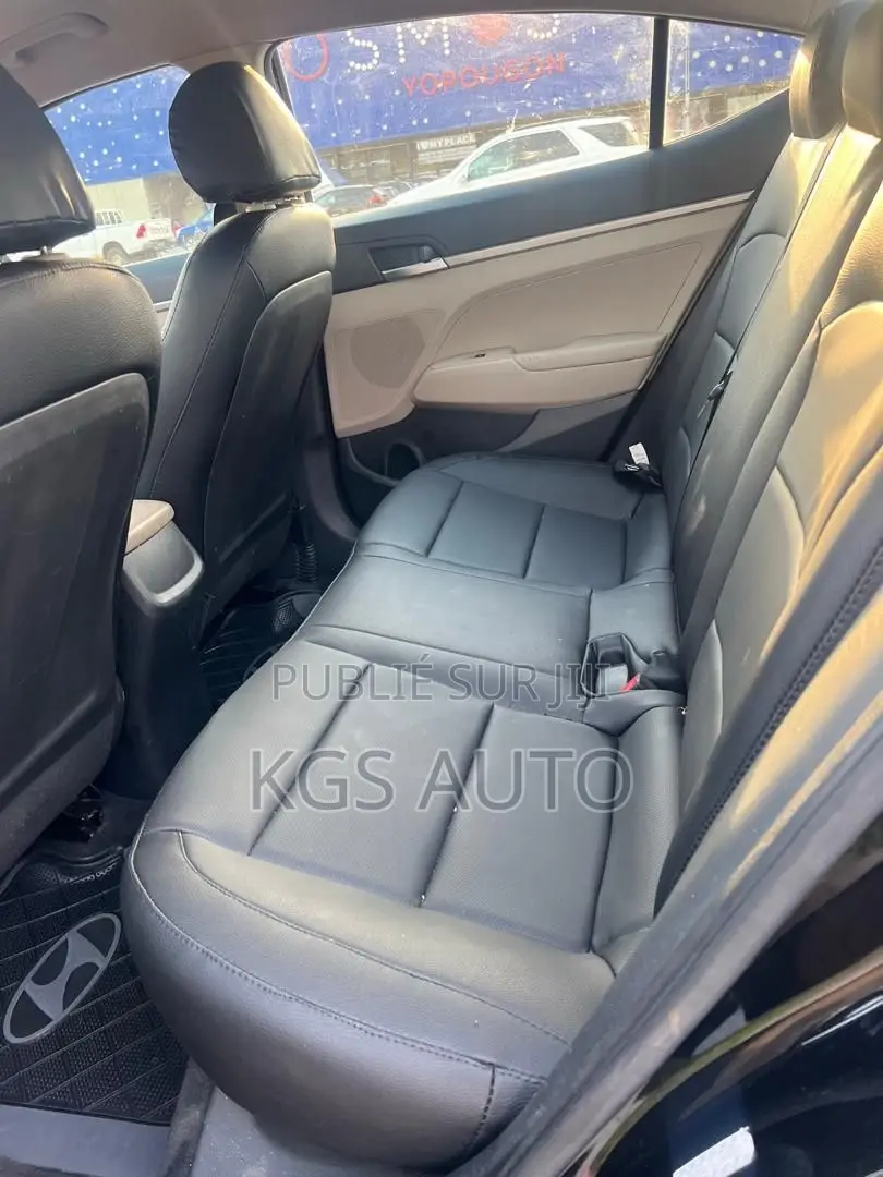 Hyundai Elantra SE 2020 Noir Mat