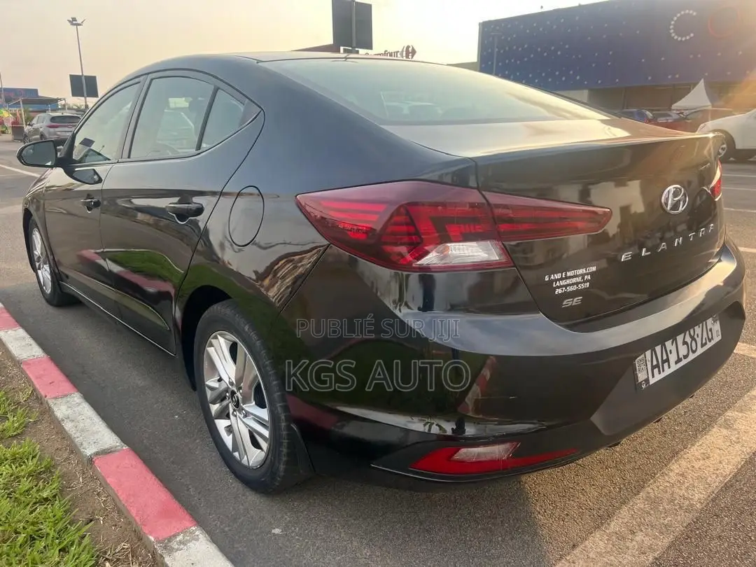 Hyundai Elantra SE 2020 Noir Mat