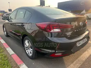 Hyundai Elantra SE 2020 Noir Mat