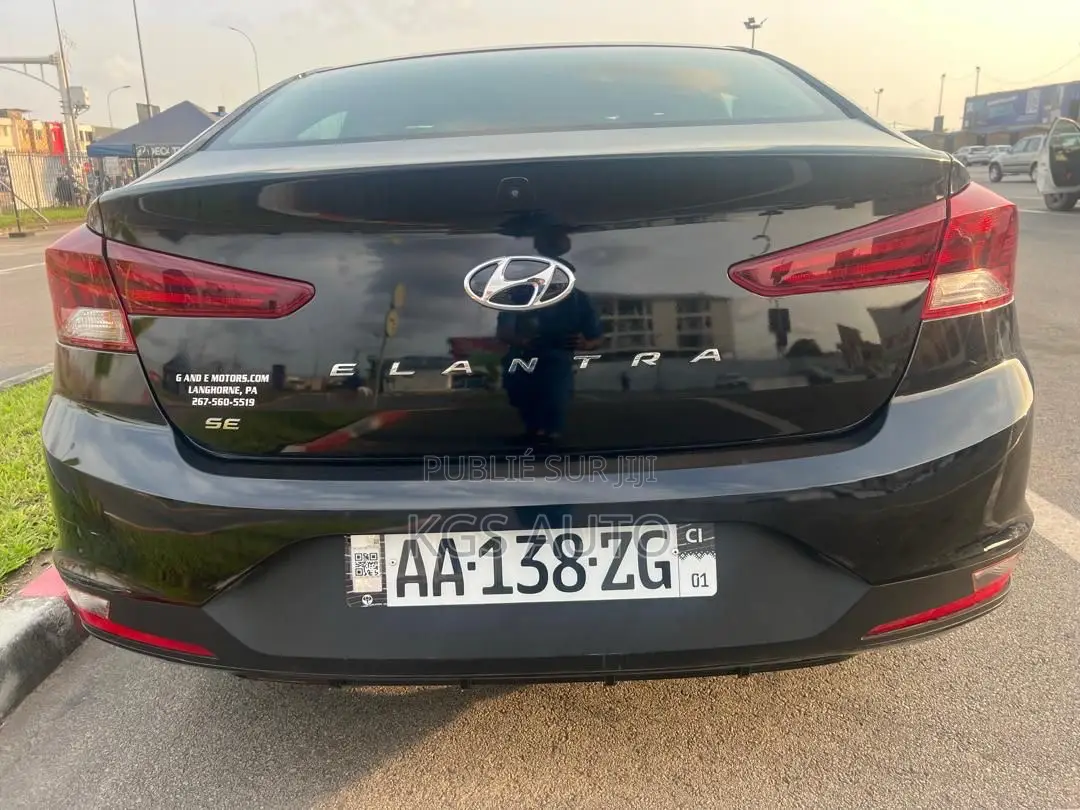 Hyundai Elantra SE 2020 Noir Mat