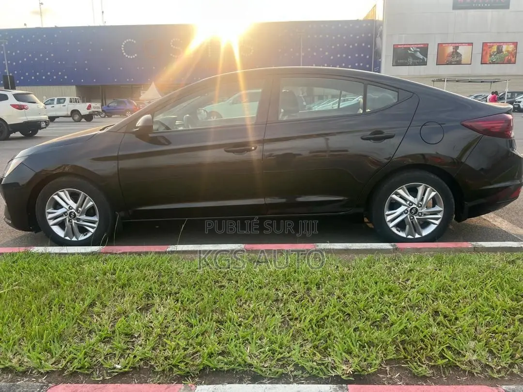 Hyundai Elantra SE 2020 Noir Mat