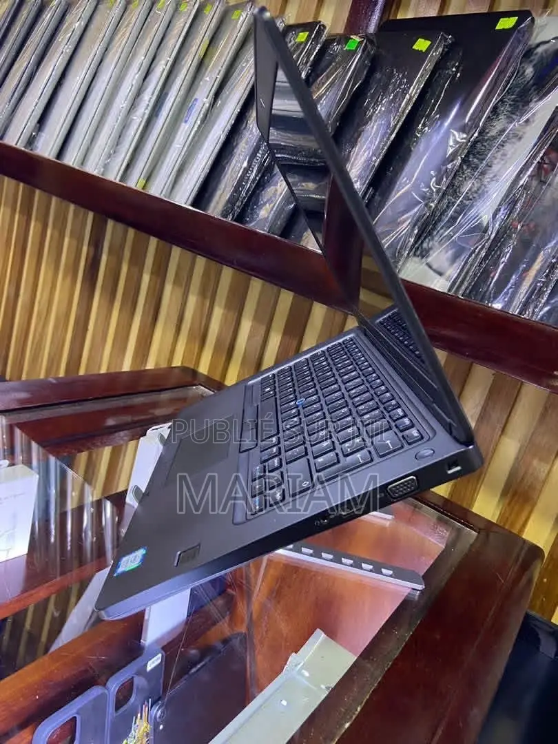 Nouveau Dell Latitude 5490 16GB Intel Core i5 SSD 512GB