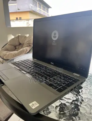 Ordinateur portable Dell Precision 15 3551 16GB Intel Core i7 SSD 512GB