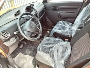 Nouveau Suzuki S-Presso 2025 Orange