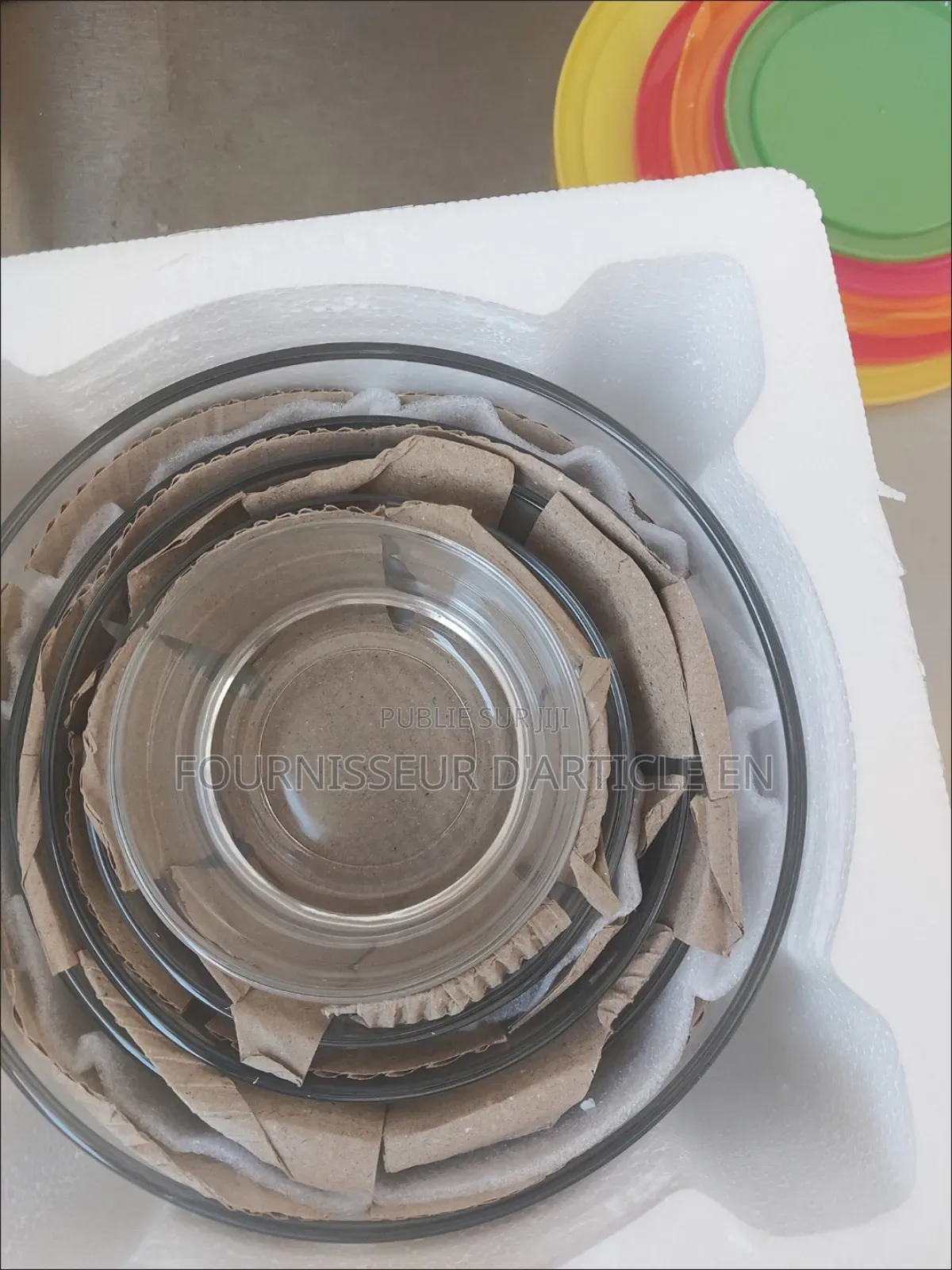 Ensemble De Cinq Bols en Verre, Vendu Uniquement en Gros