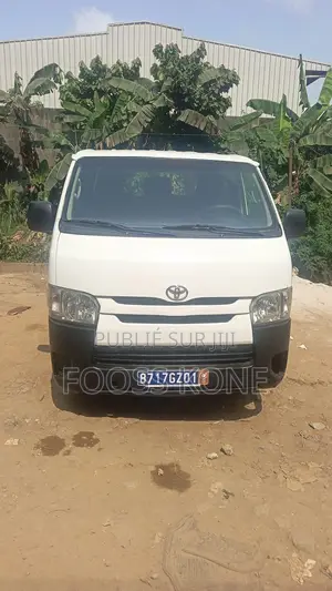 Toyota HiAce 2018 Blanc