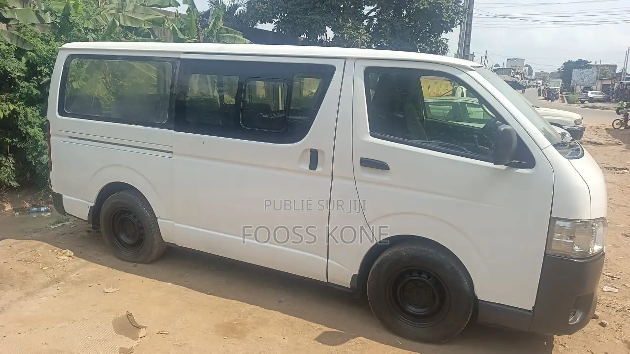 Toyota HiAce 2018 Blanc