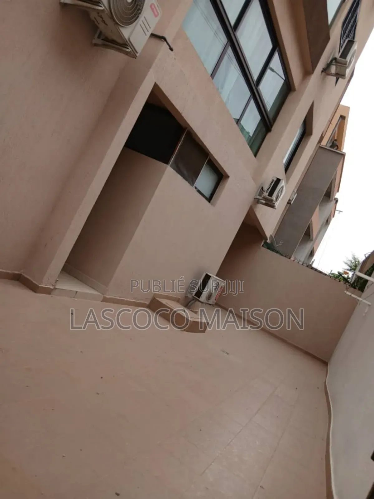 3chbre Appartement dans Lascoco Maison, Cocody à Vendre