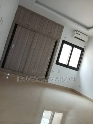 3chbre Appartement dans Lascoco Maison, Cocody à Vendre