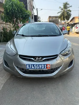 Hyundai Avante 2020 Gris