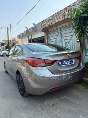 Hyundai Avante 2020 Gris